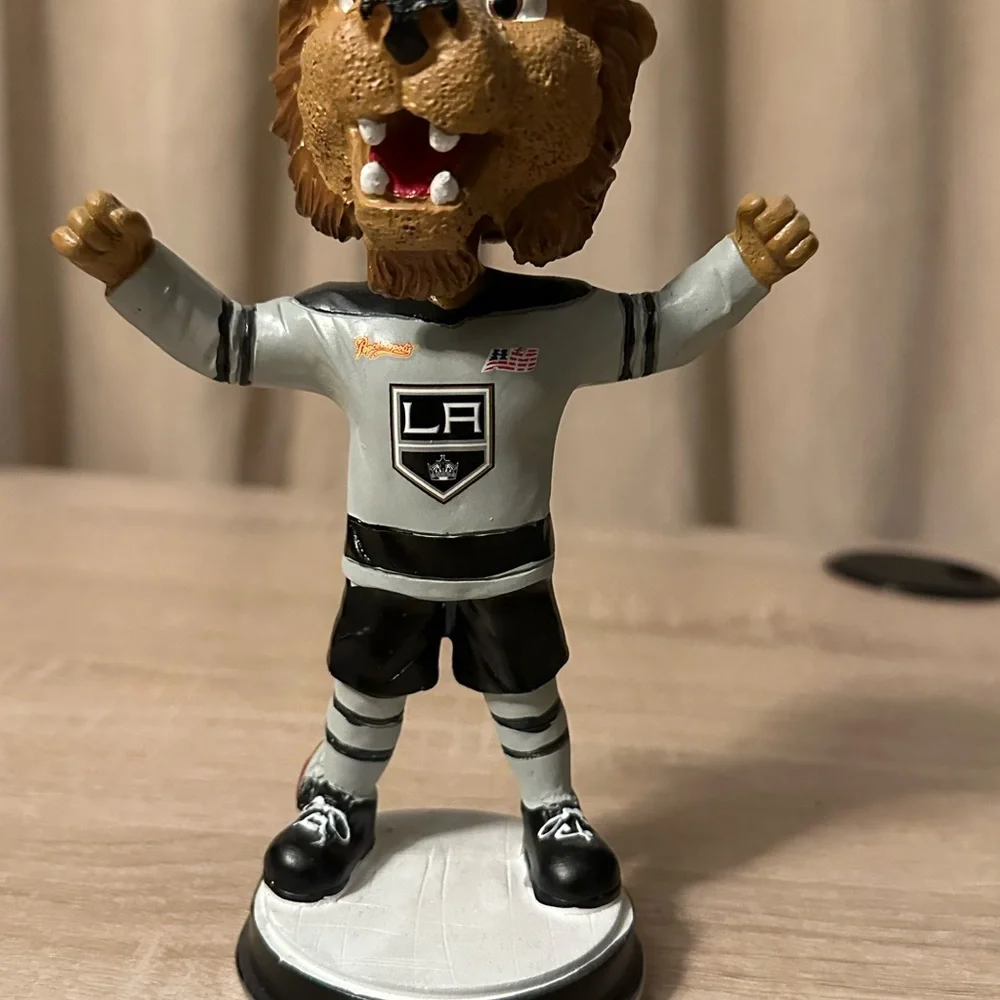 LA Kings Themed Bailey Party Mascot bobble Figurine - Gray - Picture 4 of 6